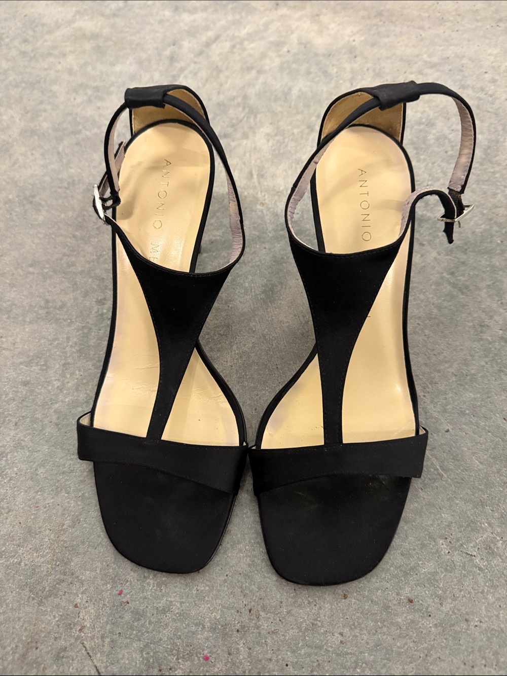 ANTONIO MELANI Black T-Strap Open-Toe Heels